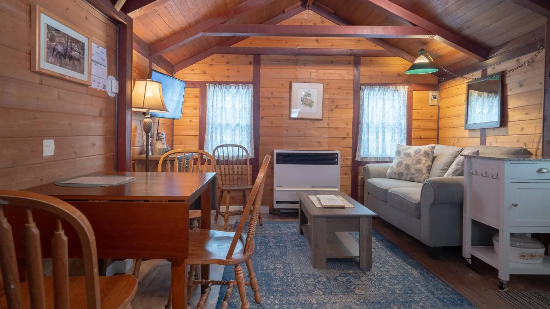 ** Holiday park Hillside Bungalows Banff Canada